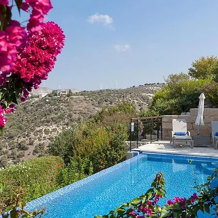 In Sleeps 4 Includes Swimming Pool And Air Con