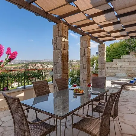 In Sleeps 4 Includes Swimming Pool And Air Con Villa Kouklia