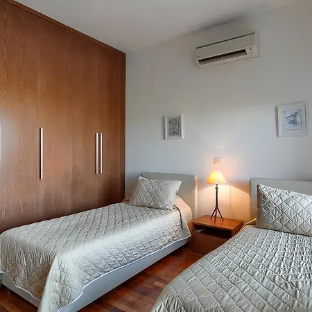 Villa In Sleeps 4 Includes Swimming Pool And Air Con