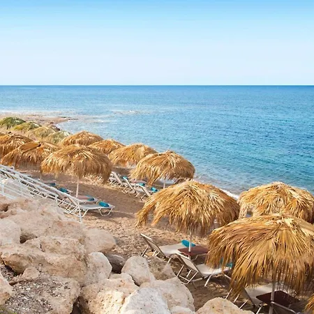 Villa In Sleeps 4 Includes Swimming Pool And Air Con Kouklia