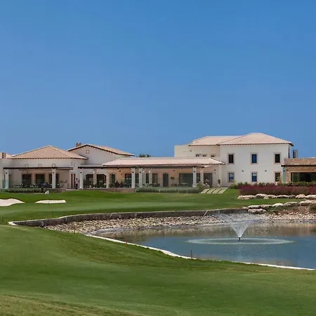 Villa In Sleeps 4 Includes Swimming Pool And Air Con *